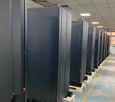 حاوية لوحة تحكم كهربائية، بهيكل فولاذي مشكل بـ 9 طيات