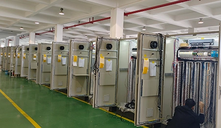 كابينة لوحة تحكم PLC مخصصة حسب الطلب