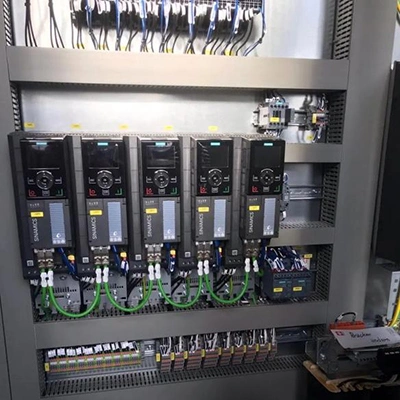 كابينة لوحة التحكم بالحركة